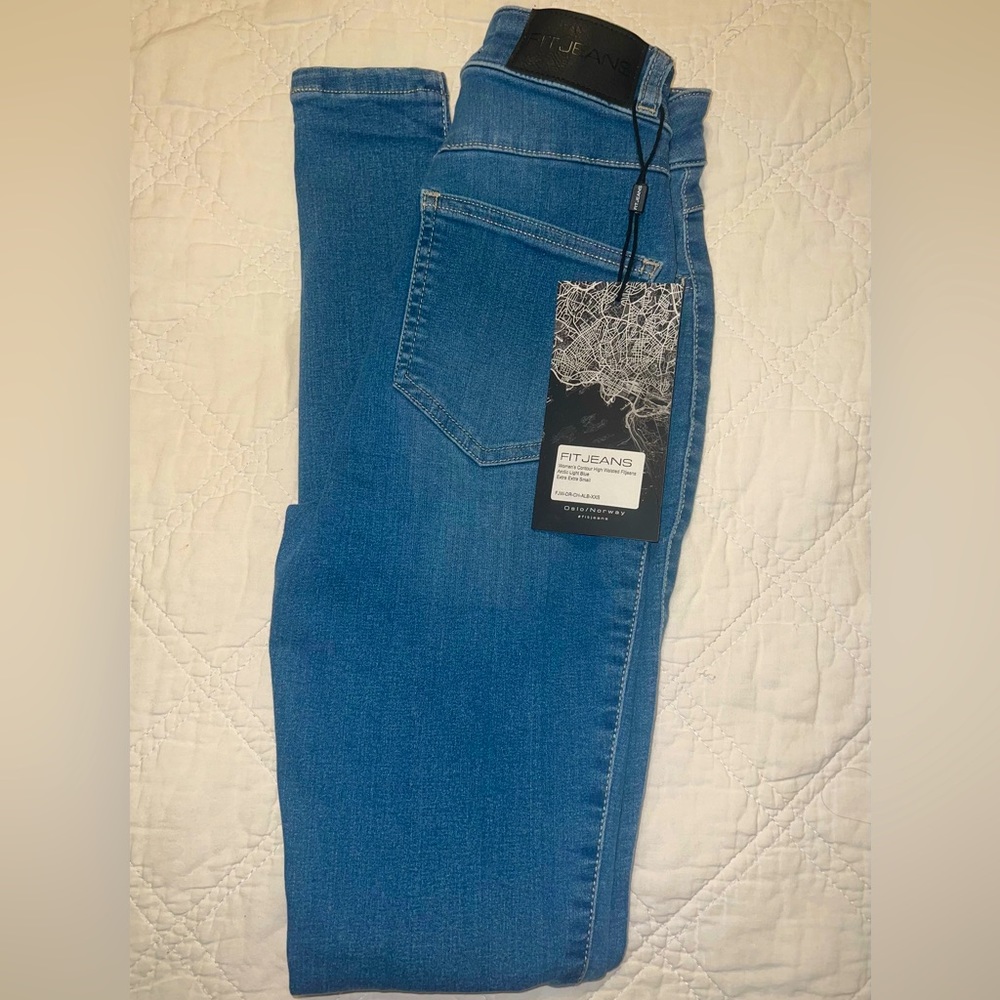 Fit Jeans high waisted BRAND NEW